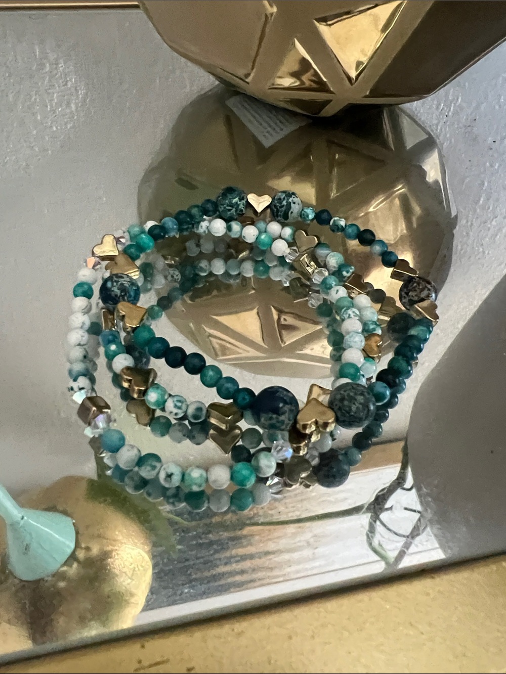 Teal Multi-Strand Agate Beaded Stretch Bracelet with Gold Accents